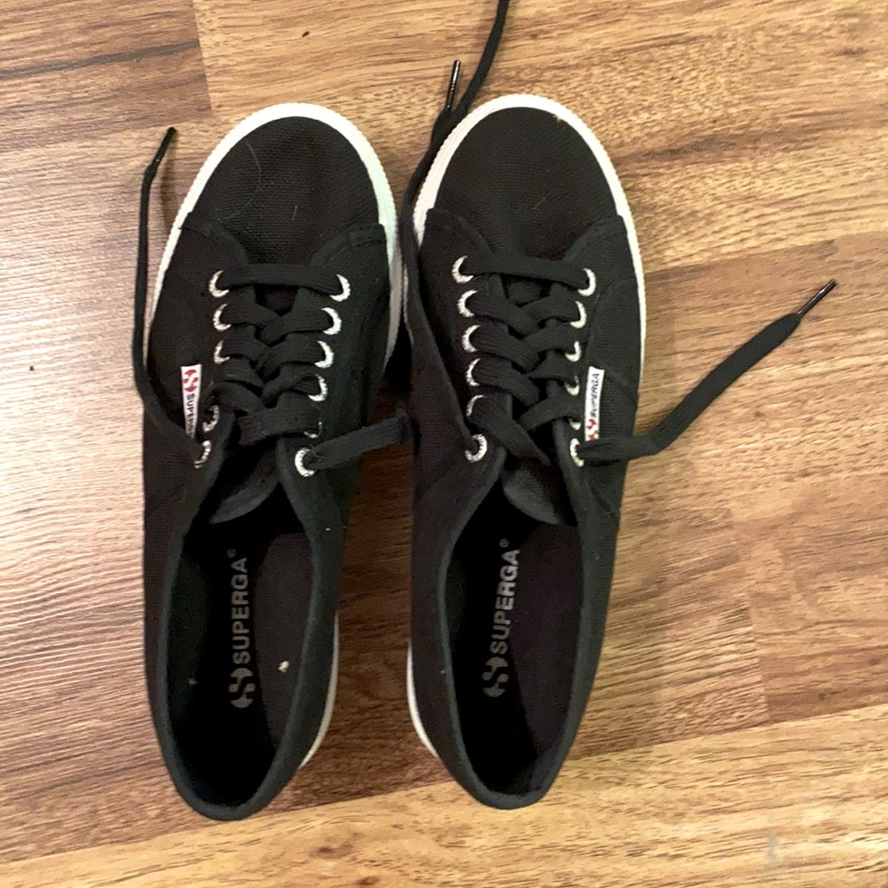 Women’s shoes